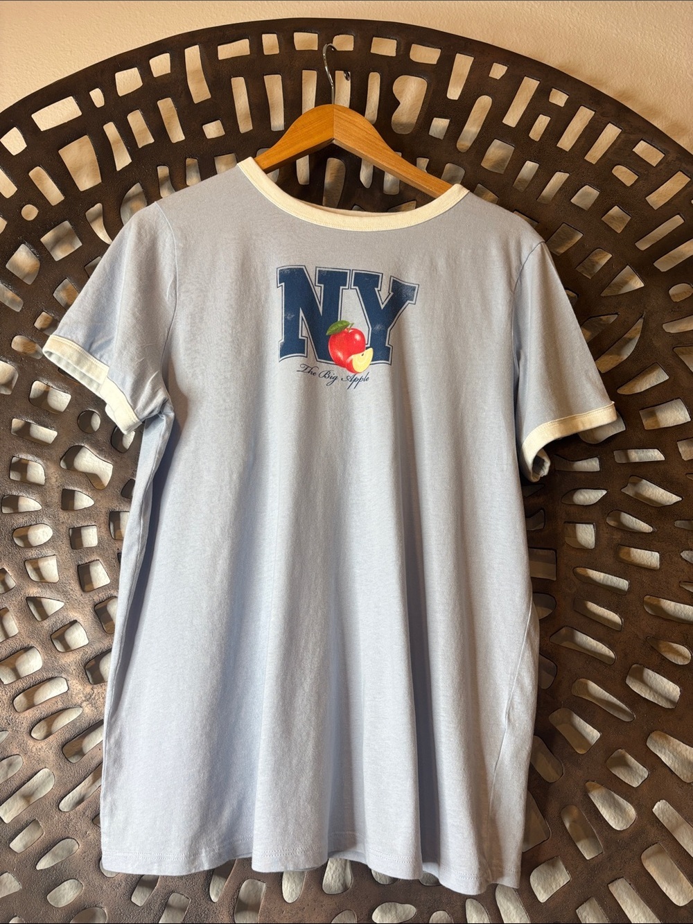 💙 Graphic Ringer Tee NY Big Apple Light Blue Large Tall NWOT Old Navy 💙